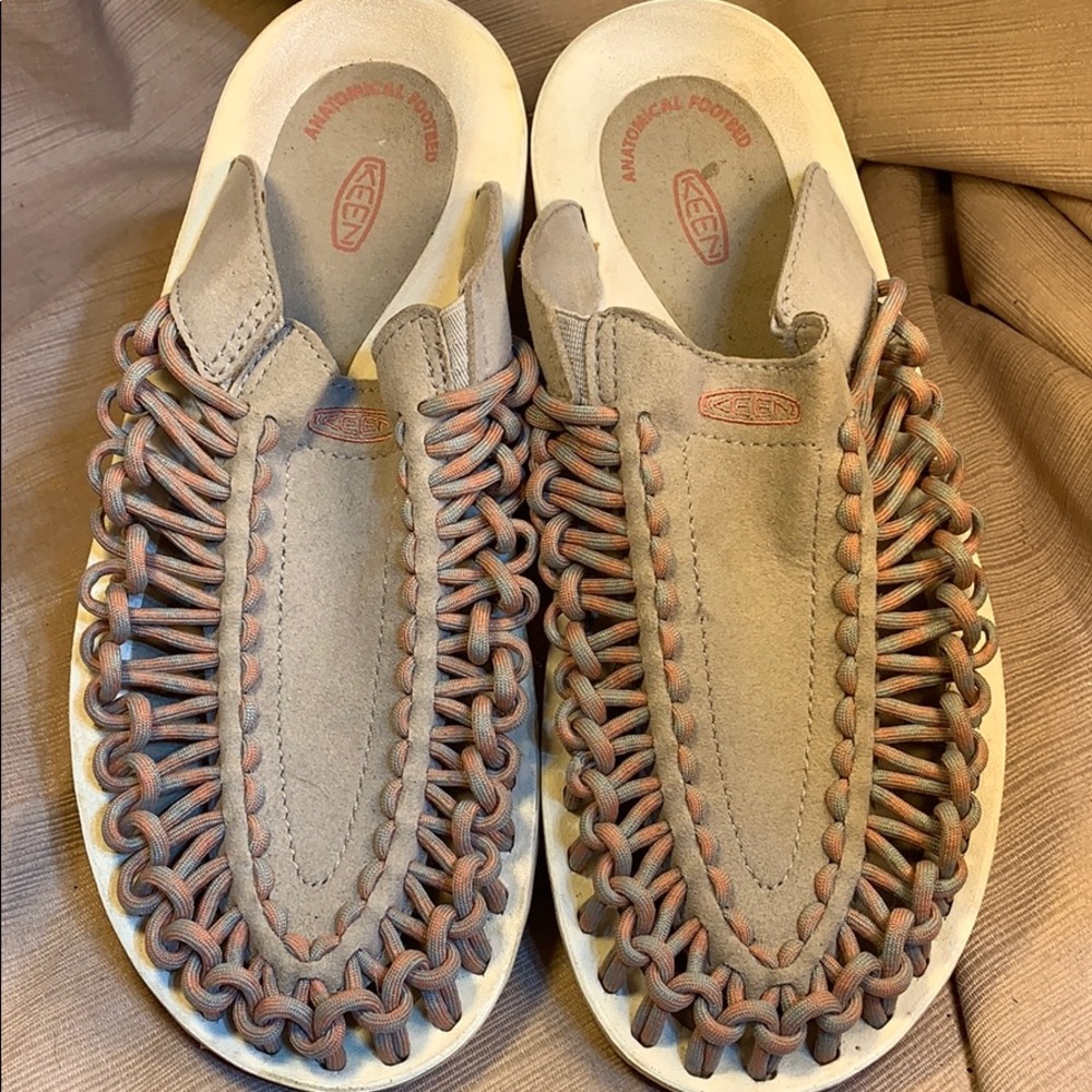 Keen woven slide in sandals mules EC comfy support